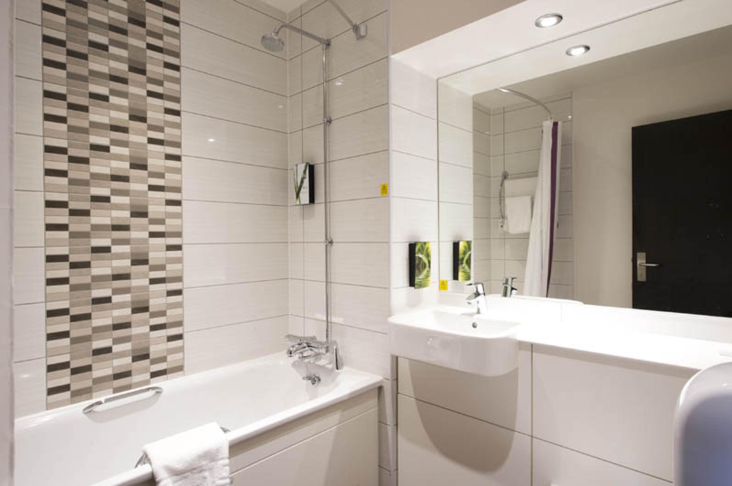 Premier Inn Glasgow Braehead Экстерьер фото