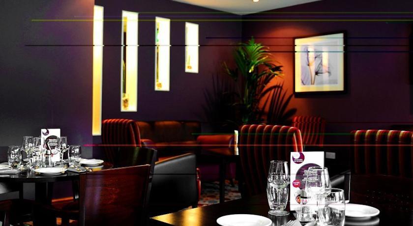 Premier Inn Glasgow Braehead Экстерьер фото