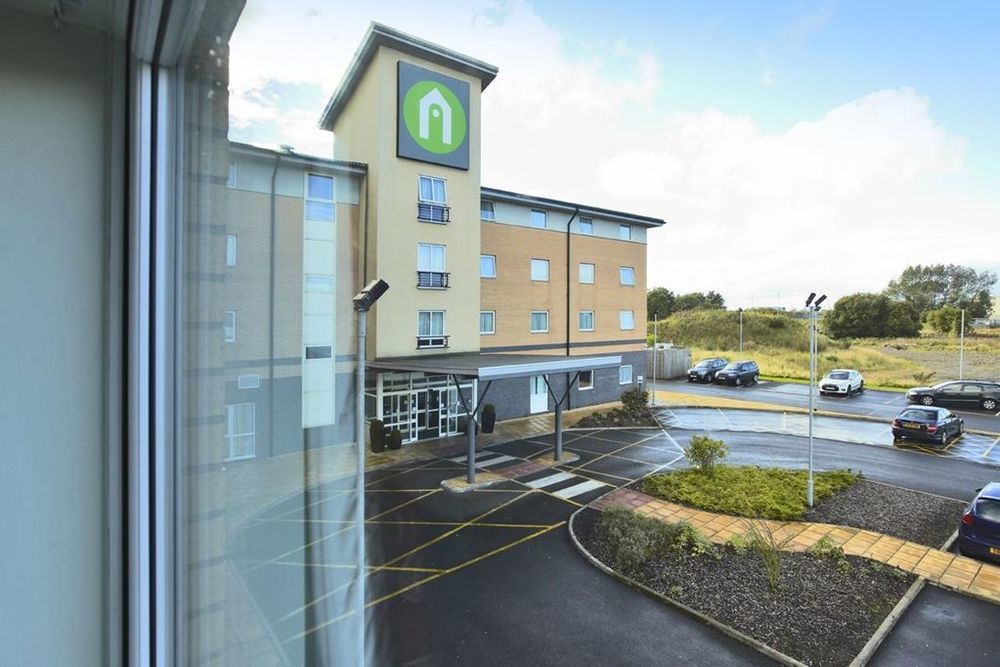 Premier Inn Glasgow Braehead Экстерьер фото