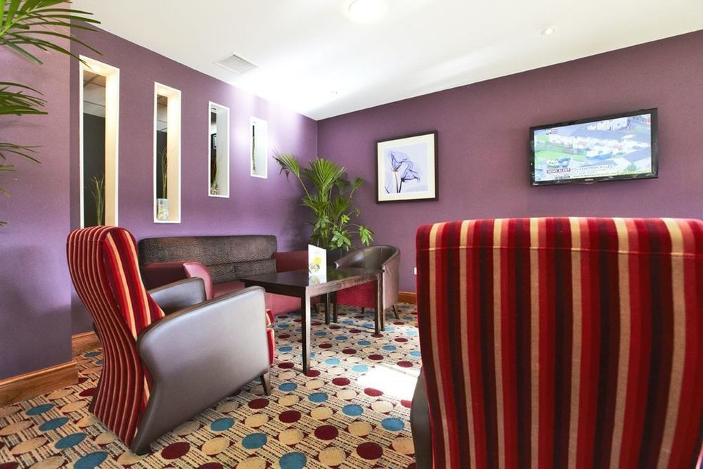 Premier Inn Glasgow Braehead Экстерьер фото