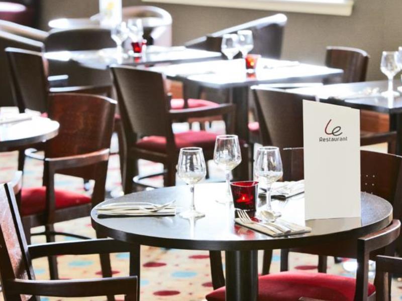Premier Inn Glasgow Braehead Экстерьер фото