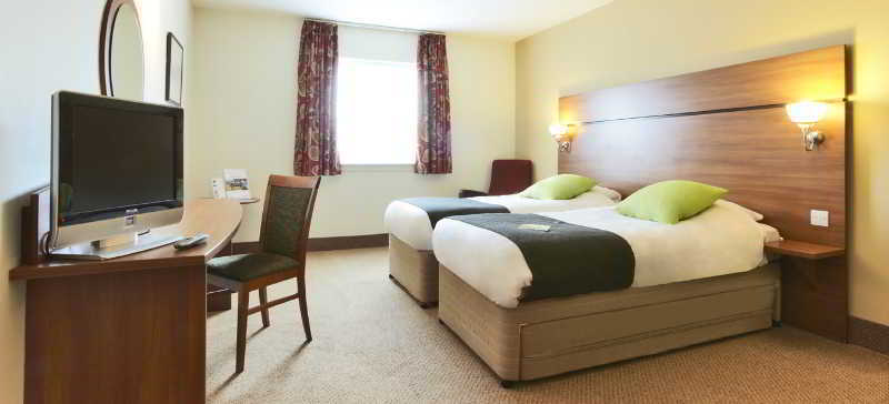 Premier Inn Glasgow Braehead Экстерьер фото