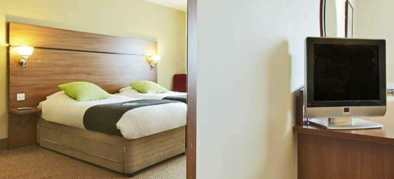Premier Inn Glasgow Braehead Экстерьер фото